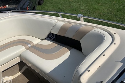 Sea Ray 220 Signature Select