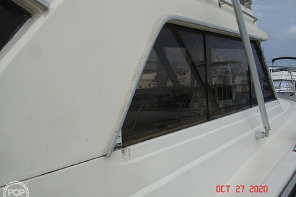 Chris Craft Commander 36