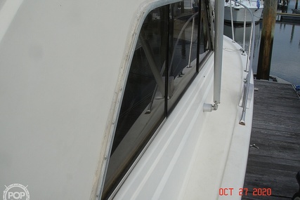 Chris Craft Commander 36