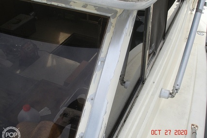 Chris Craft Commander 36