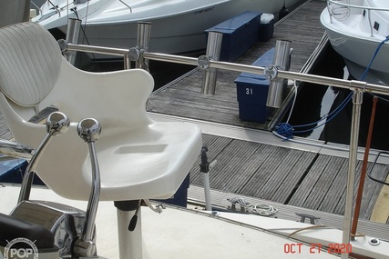 Chris Craft Commander 36