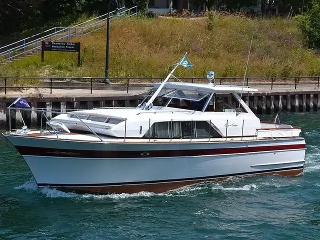 Chris-Craft 37 Constellation