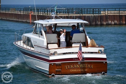 Chris Craft 37 Constellation