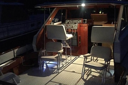 Chris Craft 37 Constellation