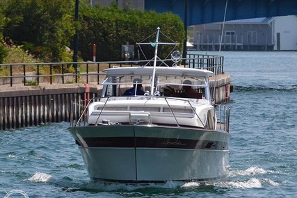 Chris Craft 37 Constellation