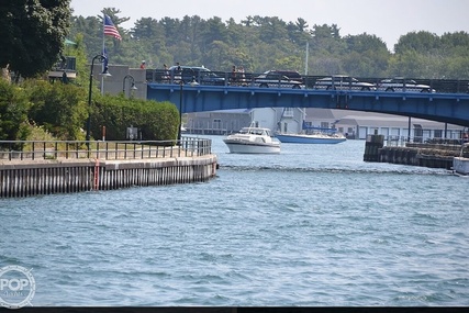 Chris Craft 37 Constellation