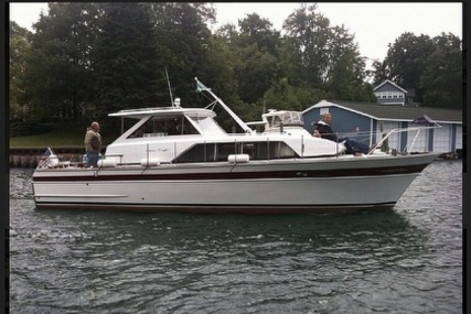 Chris Craft 37 Constellation