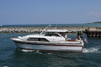 Chris Craft 37 Constellation