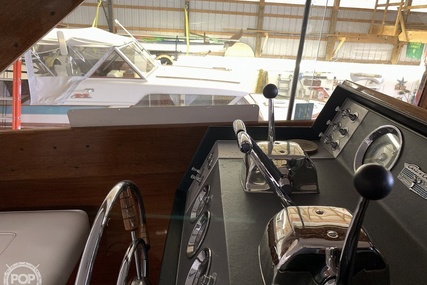 Chris Craft 37 Constellation