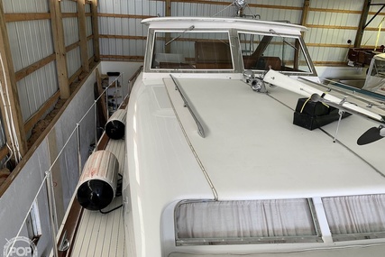 Chris Craft 37 Constellation