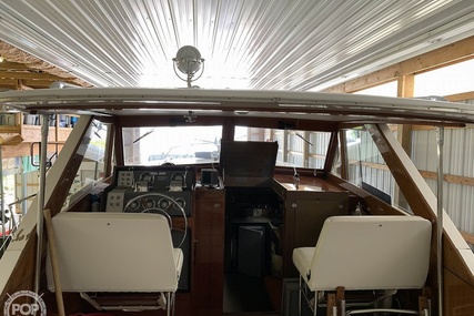 Chris Craft 37 Constellation