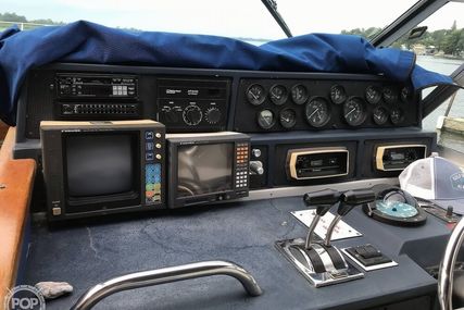 Sea Ray 390 Express Cruiser