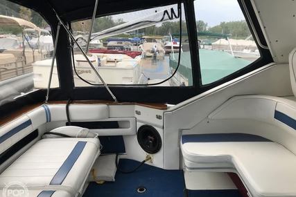 Sea Ray 390 Express Cruiser