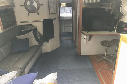 Sea Ray 390 Express Cruiser