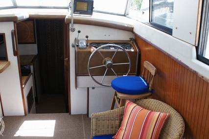 Mainship Boats 34 Diesel Cruiser