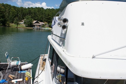 Mainship Boats 34 Diesel Cruiser