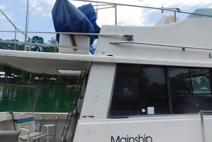 Mainship Boats 34 Diesel Cruiser