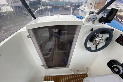 Spectrum 480 pilothouse