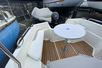 Spectrum 480 pilothouse