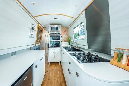 Aintree 57' Narrowboat Fitout by SolSeeker