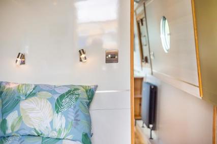 Aintree 57' Narrowboat Fitout by SolSeeker