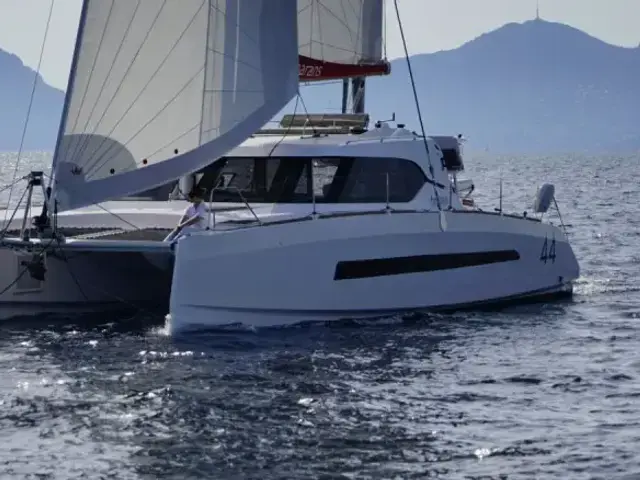 Aventura 44