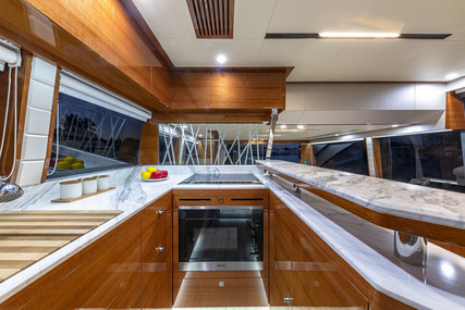 Dyna Yachts 63 Flybridge