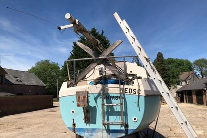 Custom Built Trailer Sailer Robert Ives Fantasie 630