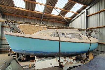 Custom Built Trailer Sailer Robert Ives Fantasie 630