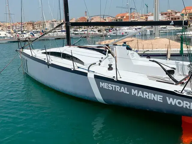 Mestral Marine Works MMW 33