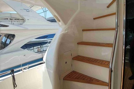 Ferretti Yachts 750