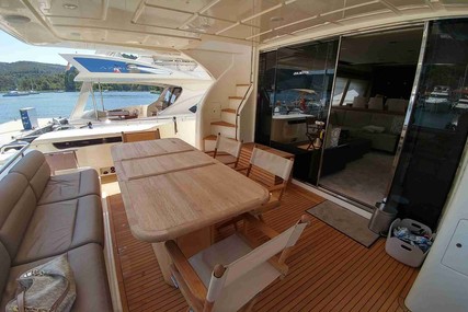 Ferretti Yachts 750