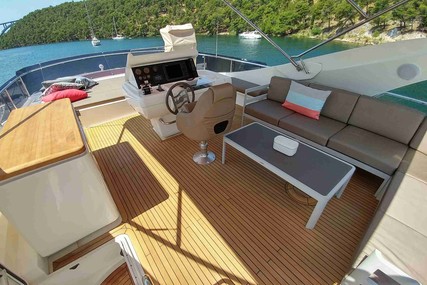 Ferretti Yachts 750