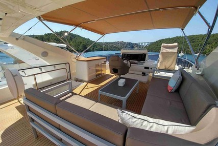 Ferretti Yachts 750