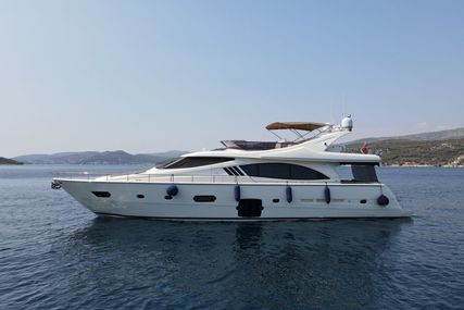 Ferretti Yachts 750