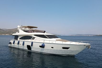 Ferretti Yachts 750