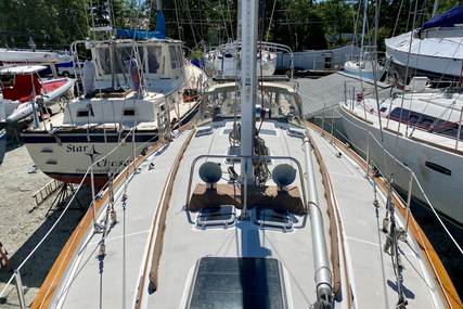 Cape Dory Robinhood 40' Aft Cockpit