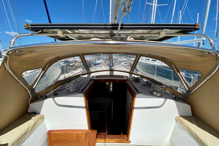 Cape Dory Robinhood 40' Aft Cockpit