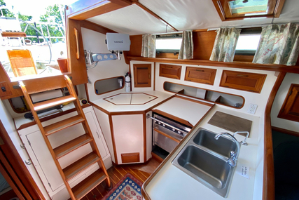 Cape Dory Robinhood 40' Aft Cockpit