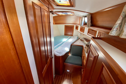 Cape Dory Robinhood 40' Aft Cockpit