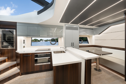 Sunseeker 74 Sport Yacht