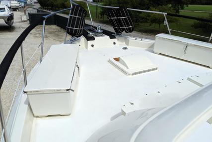 Hatteras 63 Cockpit Motoryacht