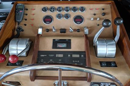 Hatteras 63 Cockpit Motoryacht