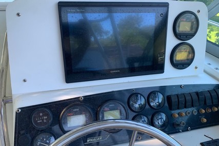 Boston Whaler conquest