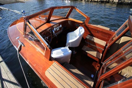 Custom Boats Luxury Venetian Water Taxi