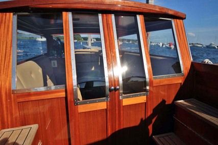 Custom Boats Luxury Venetian Water Taxi