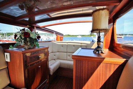 Custom Boats Luxury Venetian Water Taxi