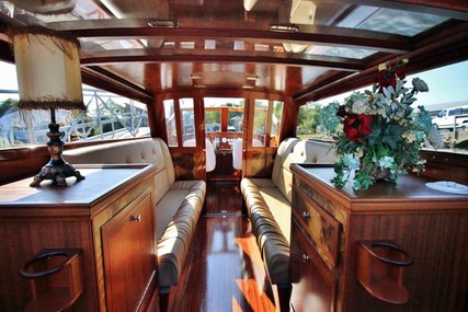 Custom Boats Luxury Venetian Water Taxi