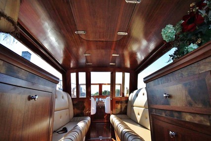 Custom Boats Luxury Venetian Water Taxi