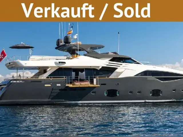 Ferretti Yachts Custom Line 100